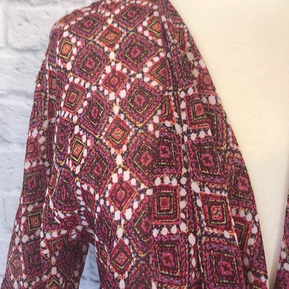 LuLaRoe Monroe Kimono with Fringe - Picture 3 of 8